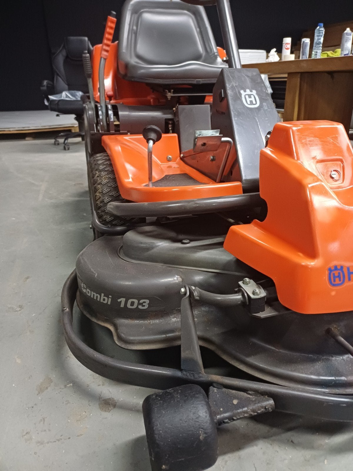 Husqvarna 4x4 Rider met Kawasaki motor en korte draaicirkel, Cirkelmaaier, Gebruikt, Ophalen of Verzenden, Benzine-grasmaaier