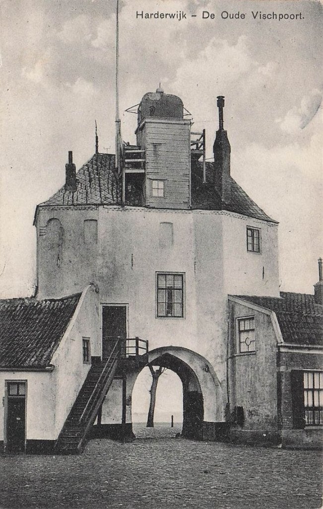702-275-001 Harderwijk De Oude Vischpoort., Verzenden, Voor 1920, Gelderland