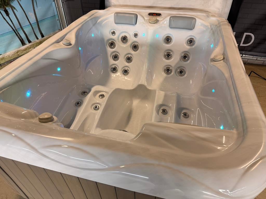 Wellis Mars 3 persoons 2 Ligplaatsen, Gecko besturing, Tuin en Terras, Bubbelbaden en Hottubs, Ophalen of Verzenden, Zo goed als nieuw
