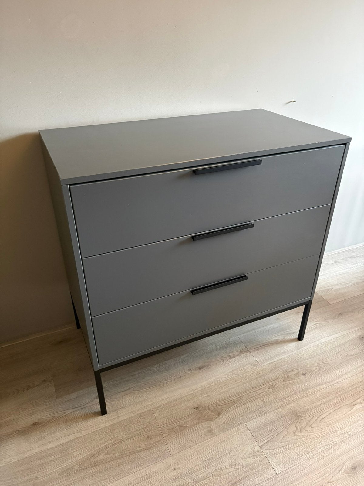 Woood Adam Commode / Ladekast Staal Grijs, Huis en Inrichting, Ophalen, Gebruikt, 50 tot 100 cm, 3 of 4 laden