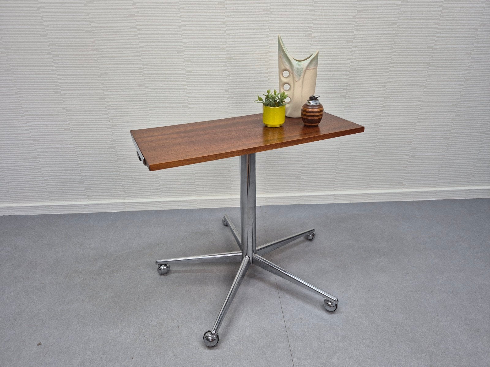 Vintage televisie tafel. Verrijdbaar sidetable. Chroom/teak., Huis en Inrichting, Ophalen of Verzenden, ., ., .
