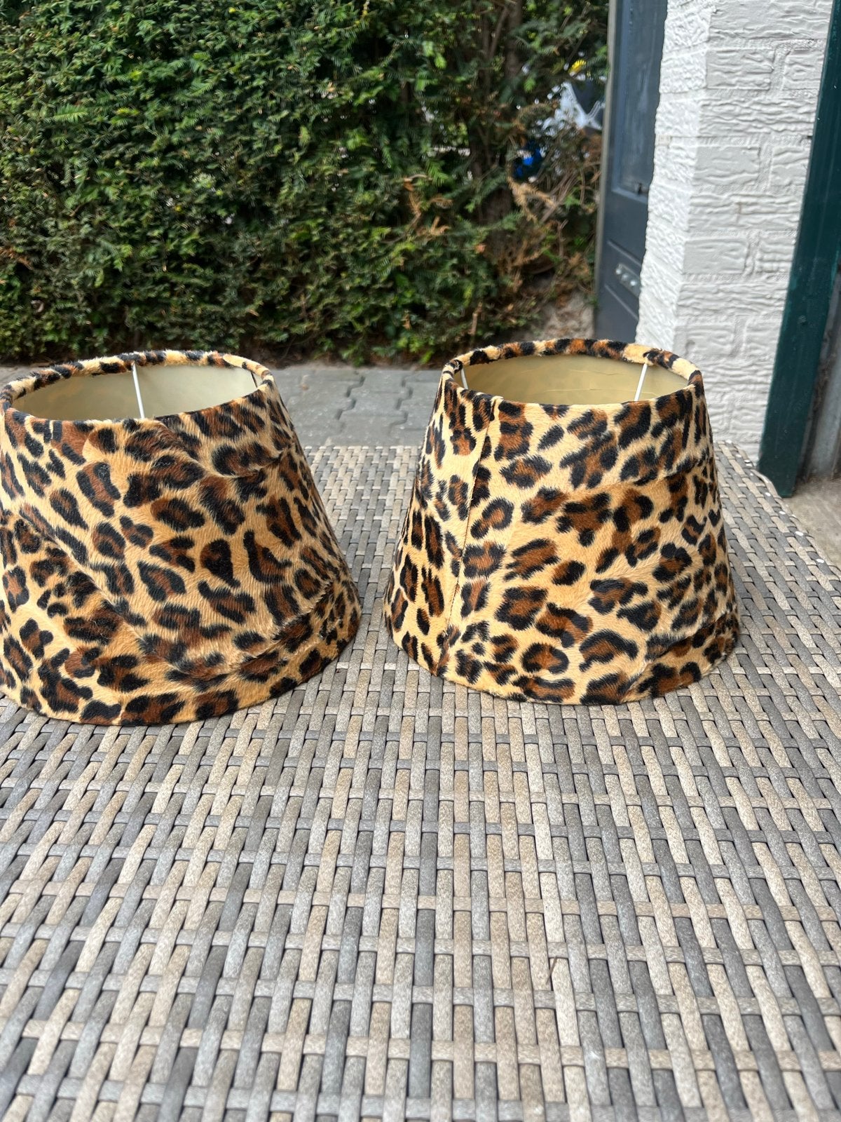 Twee lampenkappen met luipaardprint, Ophalen, Rond, Zo goed als nieuw, Textiel