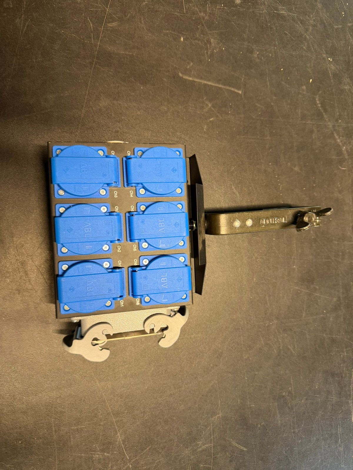Stairville V1616 breakout box, Muziek en Instrumenten, Kabels en Stekkers, Ophalen of Verzenden, Zo goed als nieuw, Licht