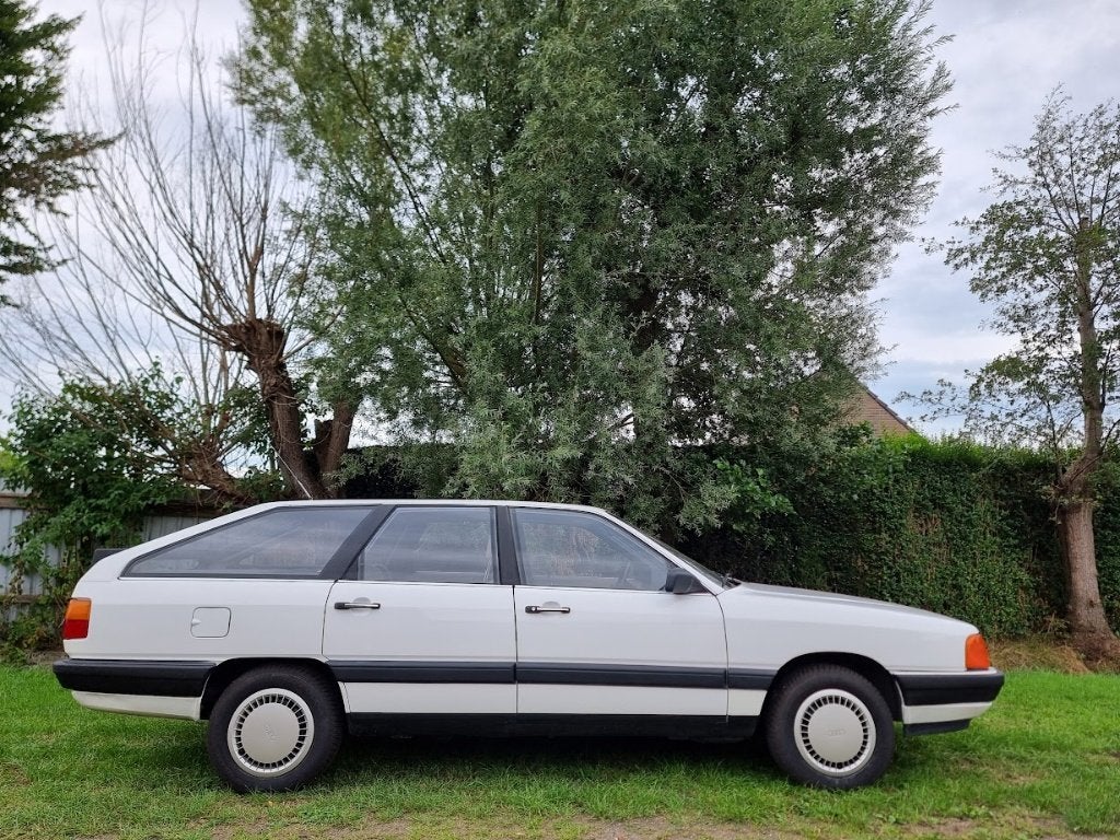 Audi 100 Avant 1983 oldtimer belastingvrij, Auto's, Wit, Handgeschakeld, Audi, Stationwagon