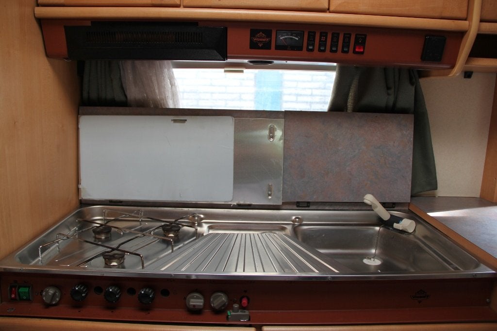 Foto 17 van caravan met stapelbed airco mover