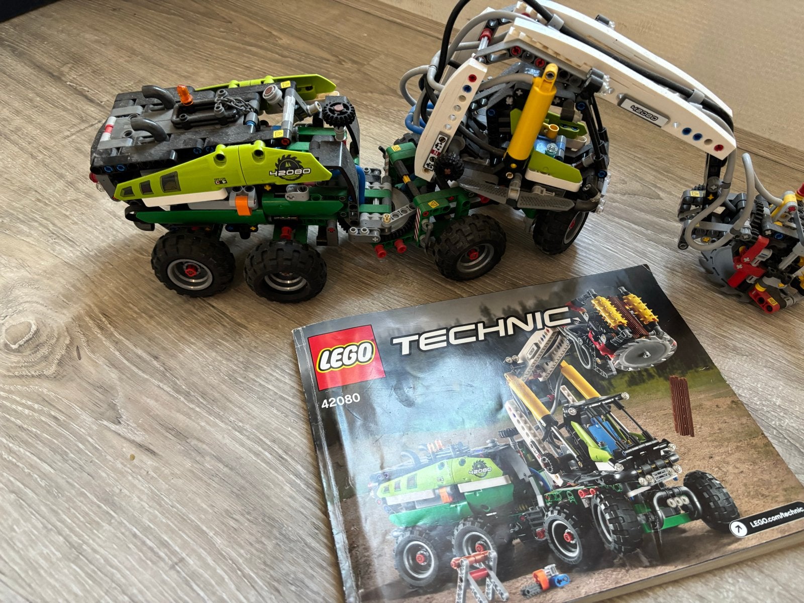 LEGO Technic 42080 Bosbouwmachine met handleiding, Ophalen, Zo goed als nieuw, Overige merken