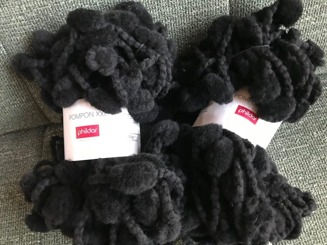 2 bollen Phildar pompon XXL zwart met echte wol! nieuw!, Ophalen of Verzenden, Nieuw, Breien of Haken, Wol of Garen