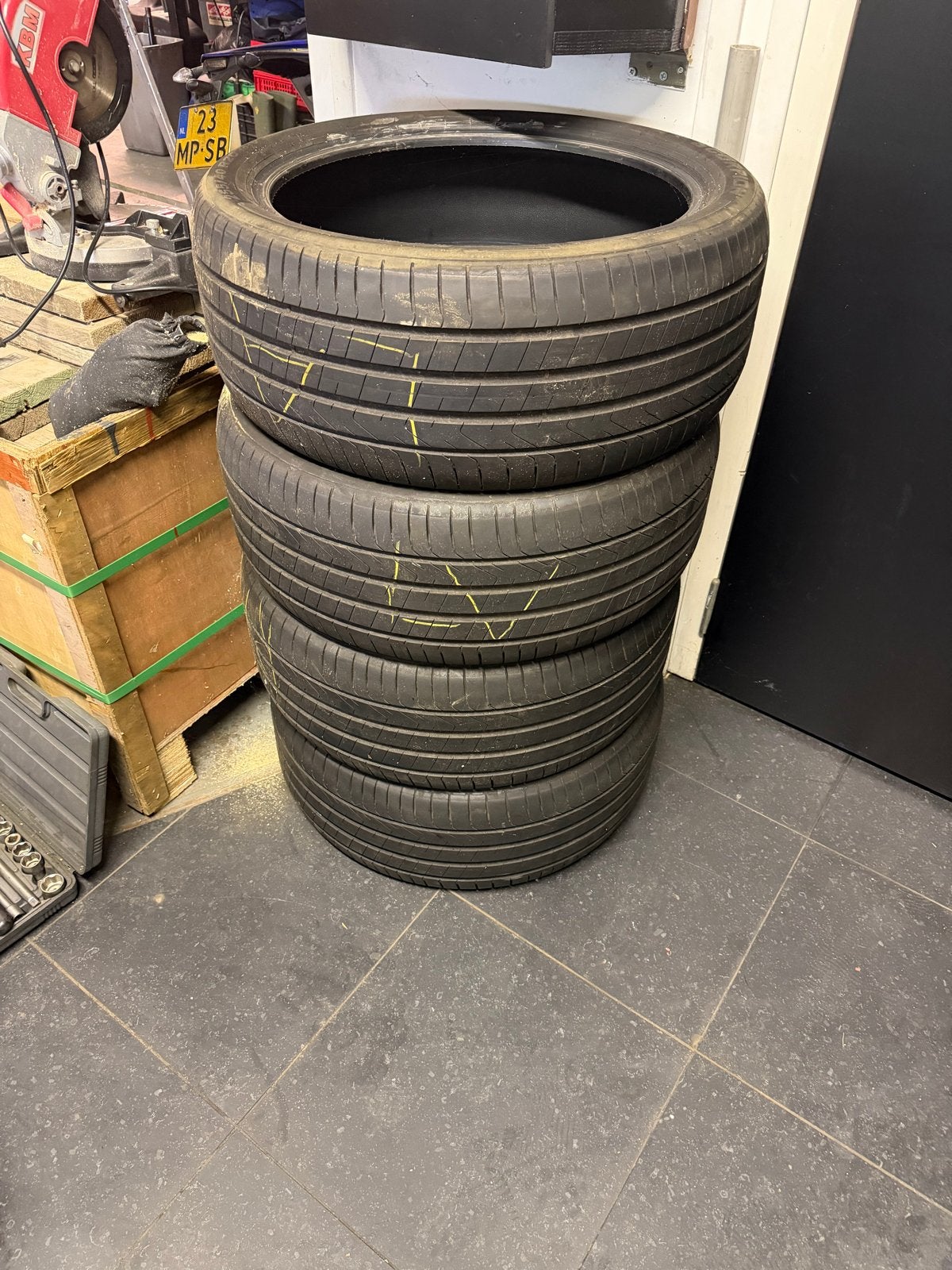 Set van 4 gebruikte Pirelli autobanden, 255/40 R19, Auto-onderdelen, Banden en Velgen, Gebruikt, 255 mm, Band(en), Personenwagen