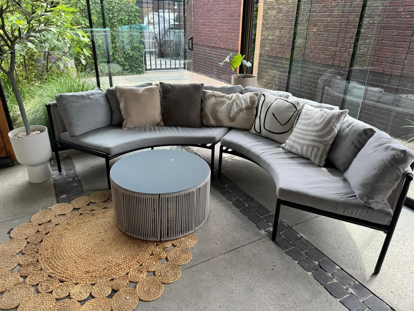Westwing Halfronde Grijze Loungeset met Ronde Tafel, Ophalen, Overige materialen, Gebruikt, 6 zitplaatsen