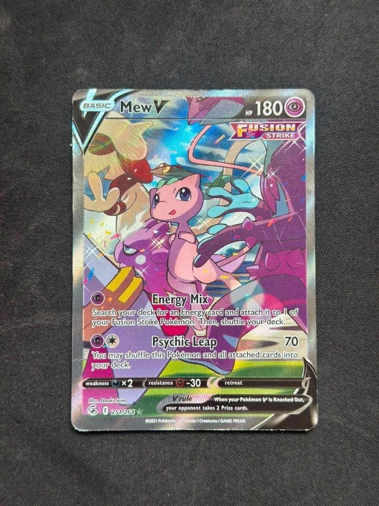 Mew V Alt Art 251/264 Fusion Strike Pokémonkaart, Ophalen of Verzenden, Zo goed als nieuw