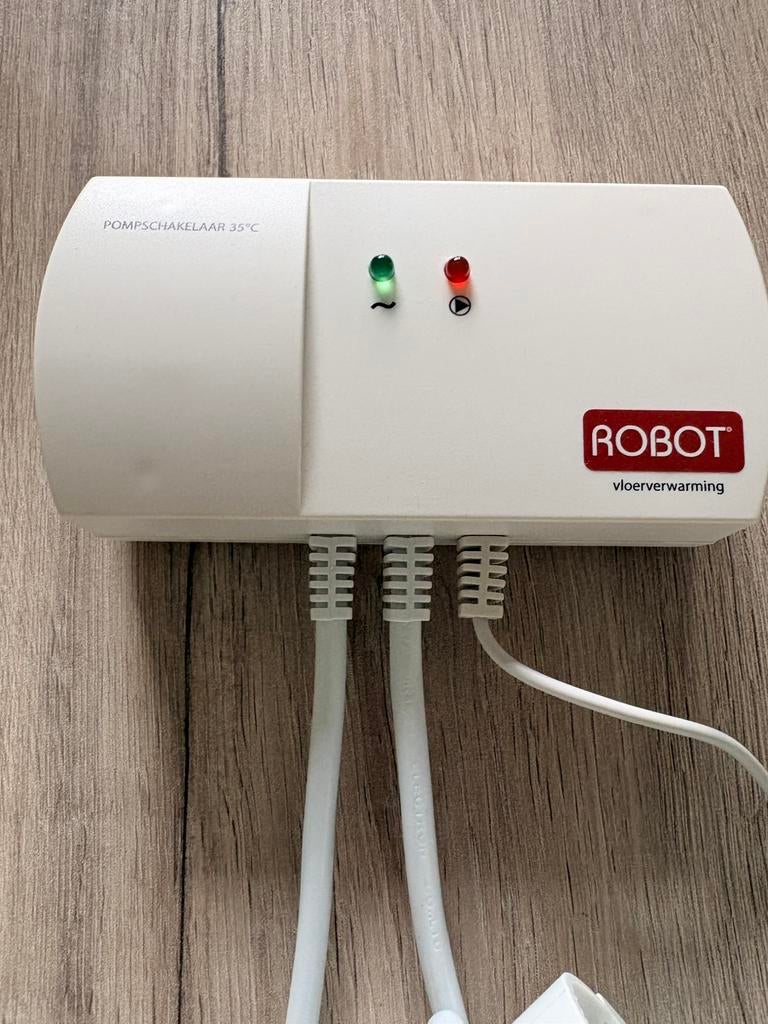 Vloerverwarmingpomp schakelaar Robot., Minder dan 30 cm, Minder dan 60 cm, Zo goed als nieuw, Ophalen