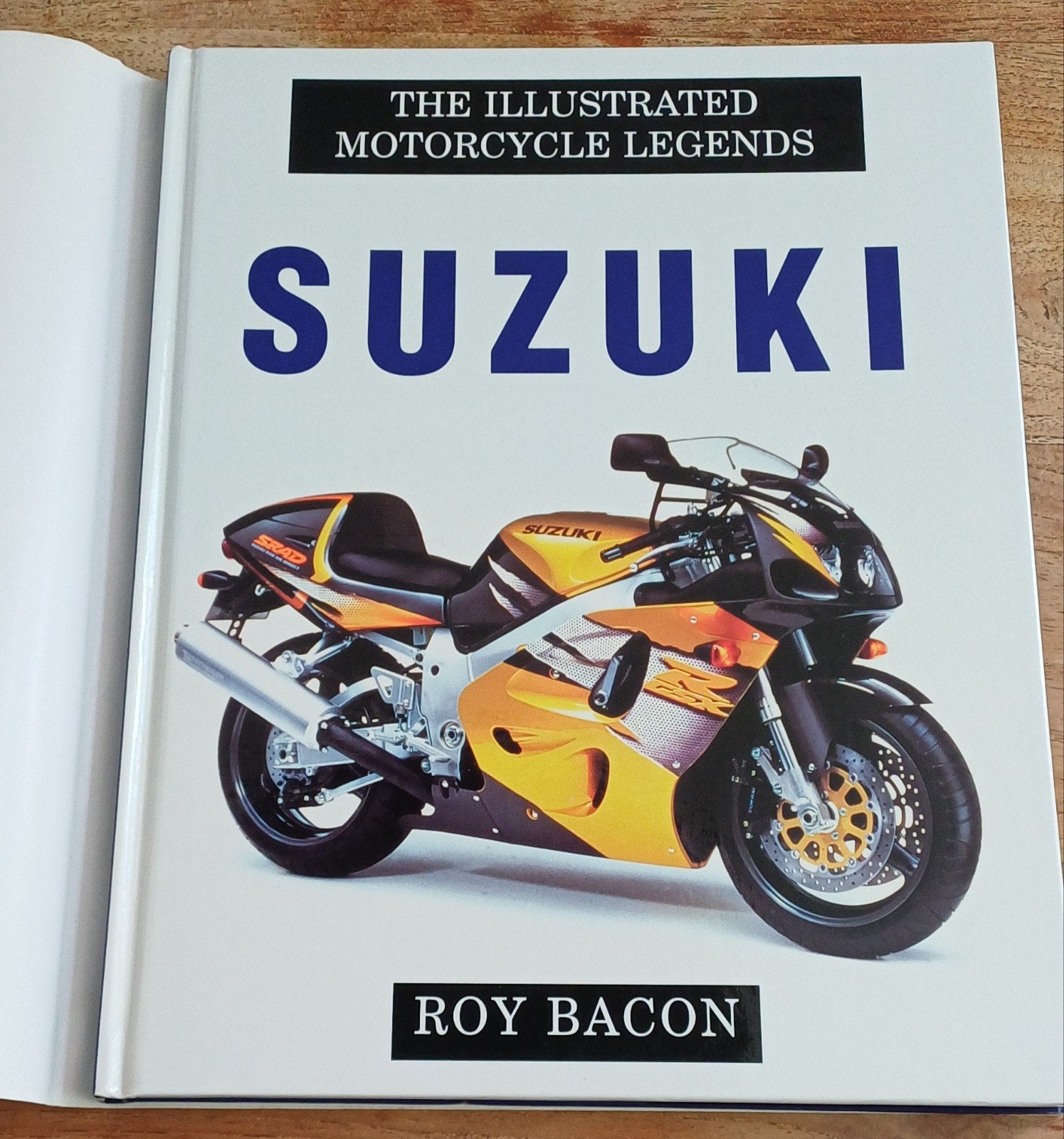 The Illustrated Motorcycle Legends: Suzuki - Roy Bacon, Ophalen of Verzenden, Zo goed als nieuw, Roy Bacon, Merk of Model