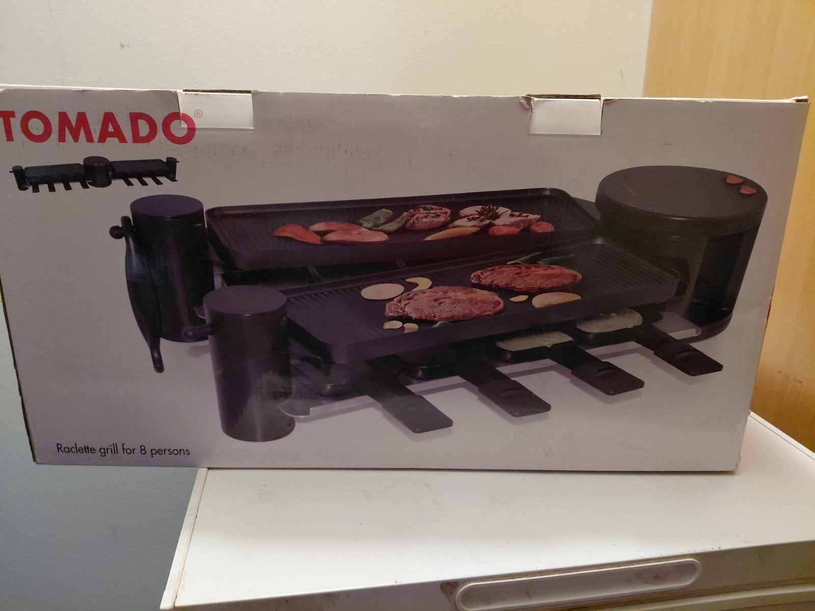 Tomado Raclette Grill voor 8 personen, Ophalen of Verzenden, Zo goed als nieuw, Tafelgrill