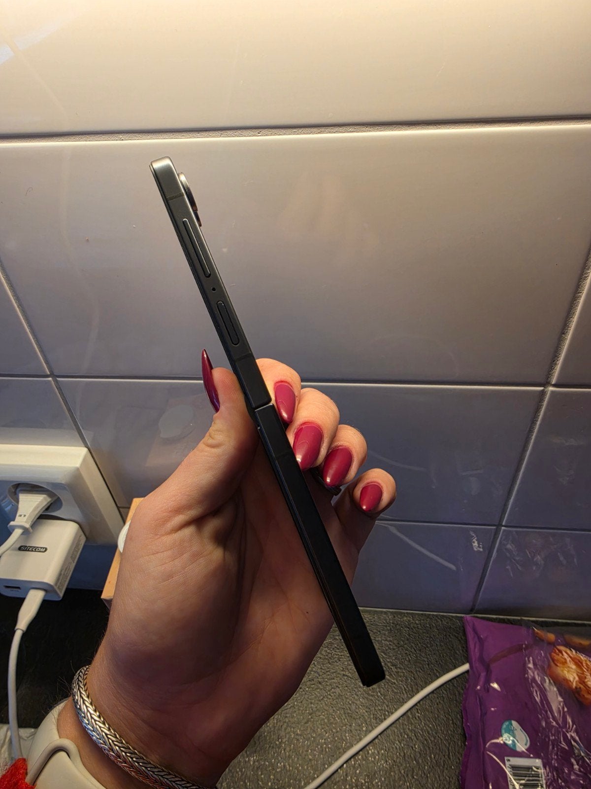 Foto 3 van Samsung Galaxy Z Flip 7 256GB Zwart - Zo goed als nieuw