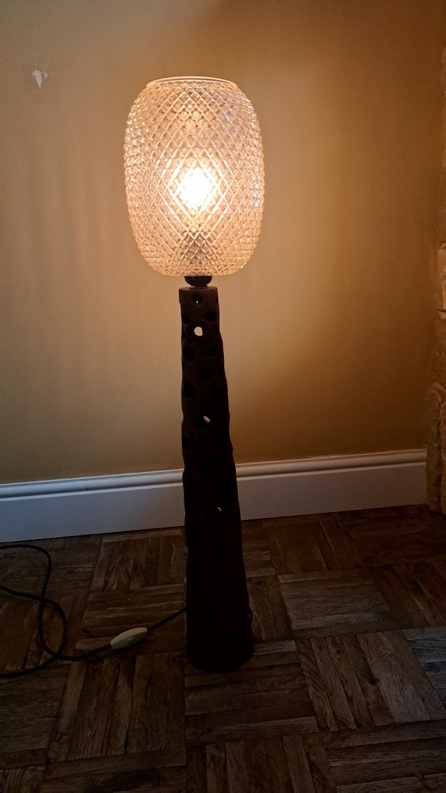 Retro vintage lamp van hout en glas, Huis en Inrichting, Lampen | Vloerlampen, Minder dan 100 cm, Glas, Hout, Ophalen of Verzenden