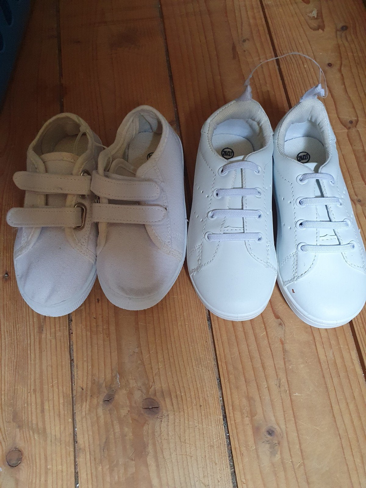 Nieuwe witte sneakers bijna gratis af te halen, Kinderen en Baby's, Babykleding | Schoentjes en Sokjes, Ophalen of Verzenden, Nieuw