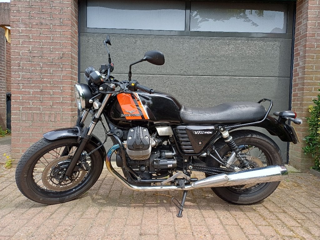 Guzzi V7  bj. 2015, Motoren, Traction Control, 2 cilinders, Gebruikt, 749 cc