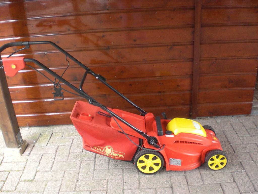 Wolf electr. grasmachine A340E, Tuin en Terras, Grasmaaiers, Ophalen, Gebruikt, Elektrische grasmaaier, 30 t/m 39 cm