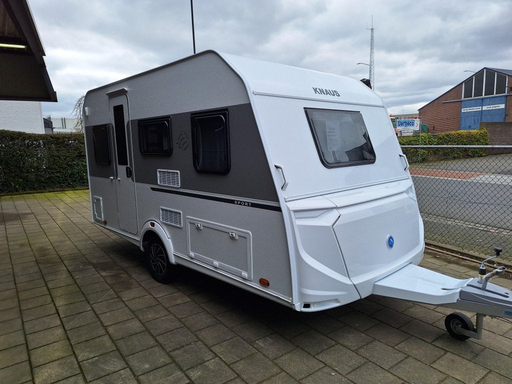 Knaus Sport 400 QD NIEUW 2026 MODEL, Caravans en Kamperen, Dwarsbed, Bedrijf, Treinzit, Reservewiel