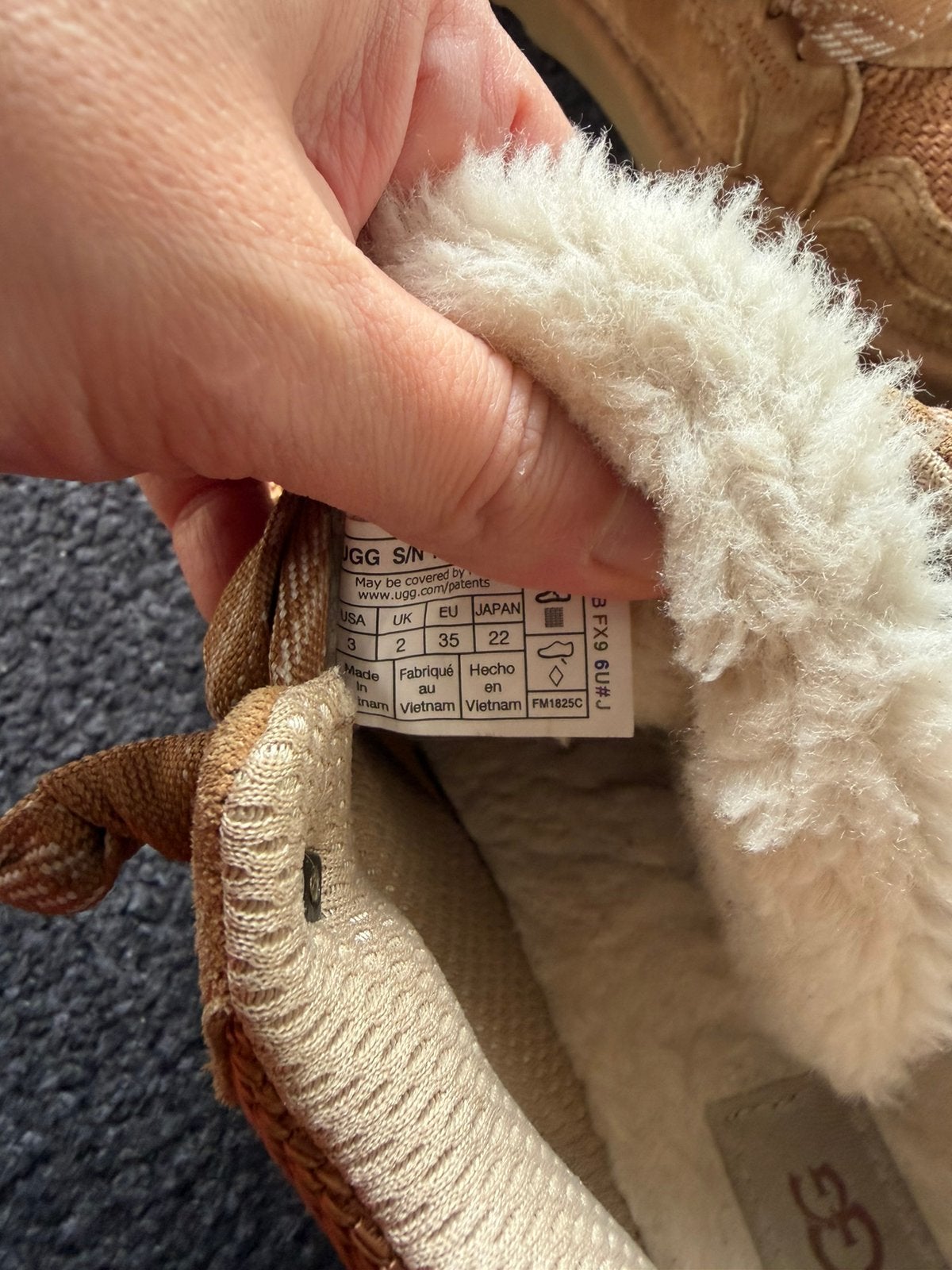 Uggs maat 35, Ophalen, Zo goed als nieuw, Zwart