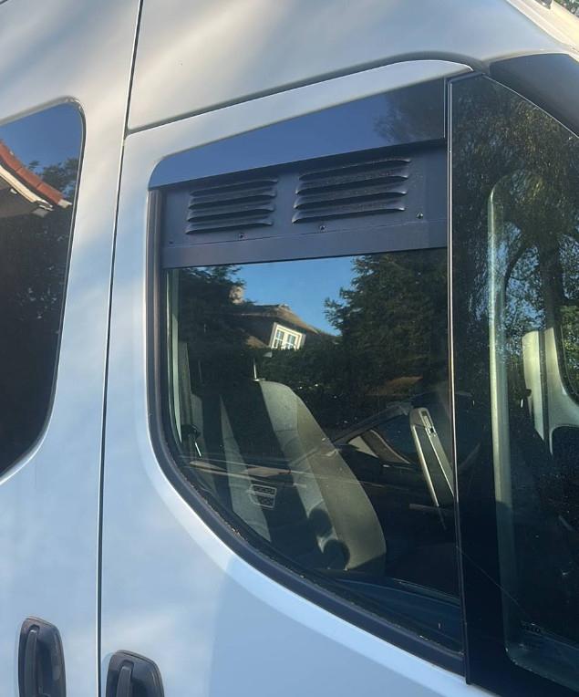 Ventilatierooster Set Iveco Daily 6 vanaf 07/2014, Caravans en Kamperen, Camper-accessoires, Buurserstraat 15 A, 7481 EG,Haaksbergen