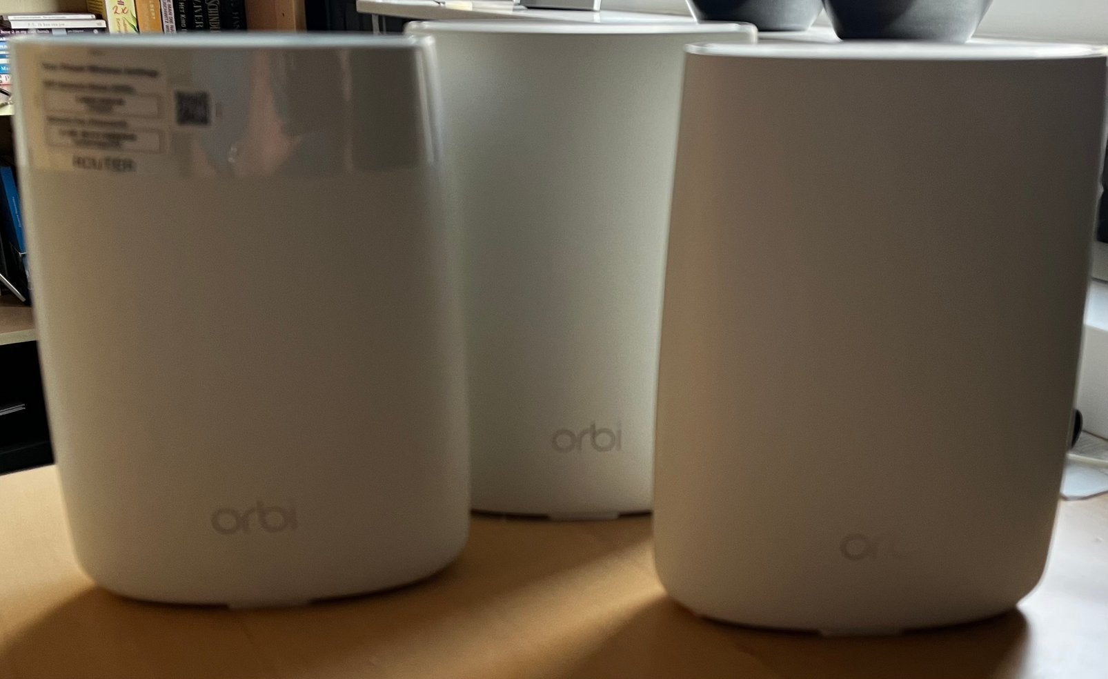Netgear Orbi RBR50 router + 2x Orbi RBS50 satelliet, Ophalen, Zo goed als nieuw