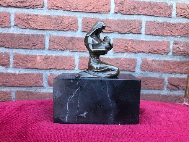 bronzen beeldje, moeder met kind, Ophalen of Verzenden, Gemerkt, Brons, Beeld