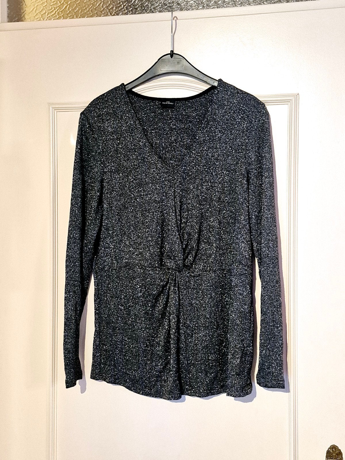 Zwarte glitter top met knoopdetail - Your Sixth Sense - 44, Your Sixth Sense, Zwart, Maat 42/44 (L), Ophalen of Verzenden
