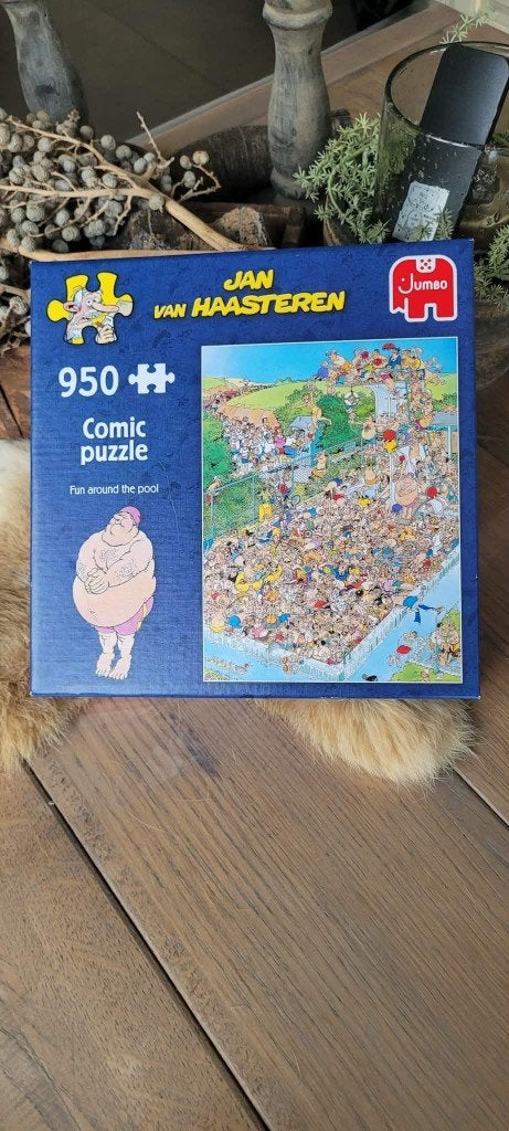 Jan van Haasteren puzzel - Fun around the pool, Hobby en Vrije tijd, Denksport en Puzzels, Ophalen of Verzenden, 500 t/m 1500 stukjes