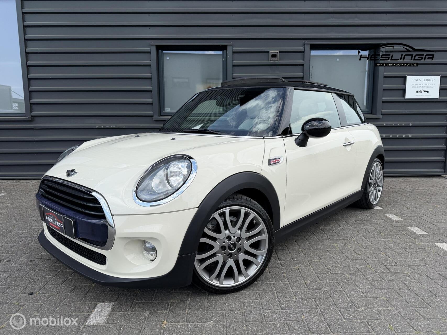 Mini 1.5 Cooper Chili Serious Business|PANO DAK, Auto's, Mini, Voorwielaandrijving, 136 pk, Gebruikt, Euro 6