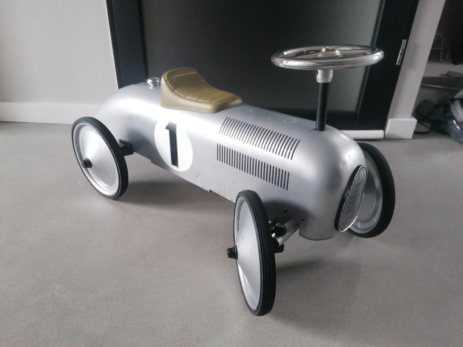 Retro zilvergrijze loopauto loopwagen, Ophalen, Zo goed als nieuw, Loopvoertuig