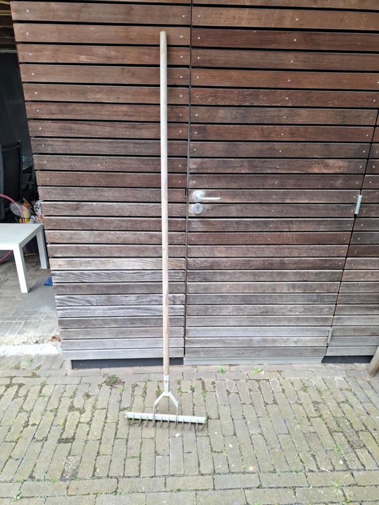 Verticuteerhark 40cm breed met lange steel, Ophalen