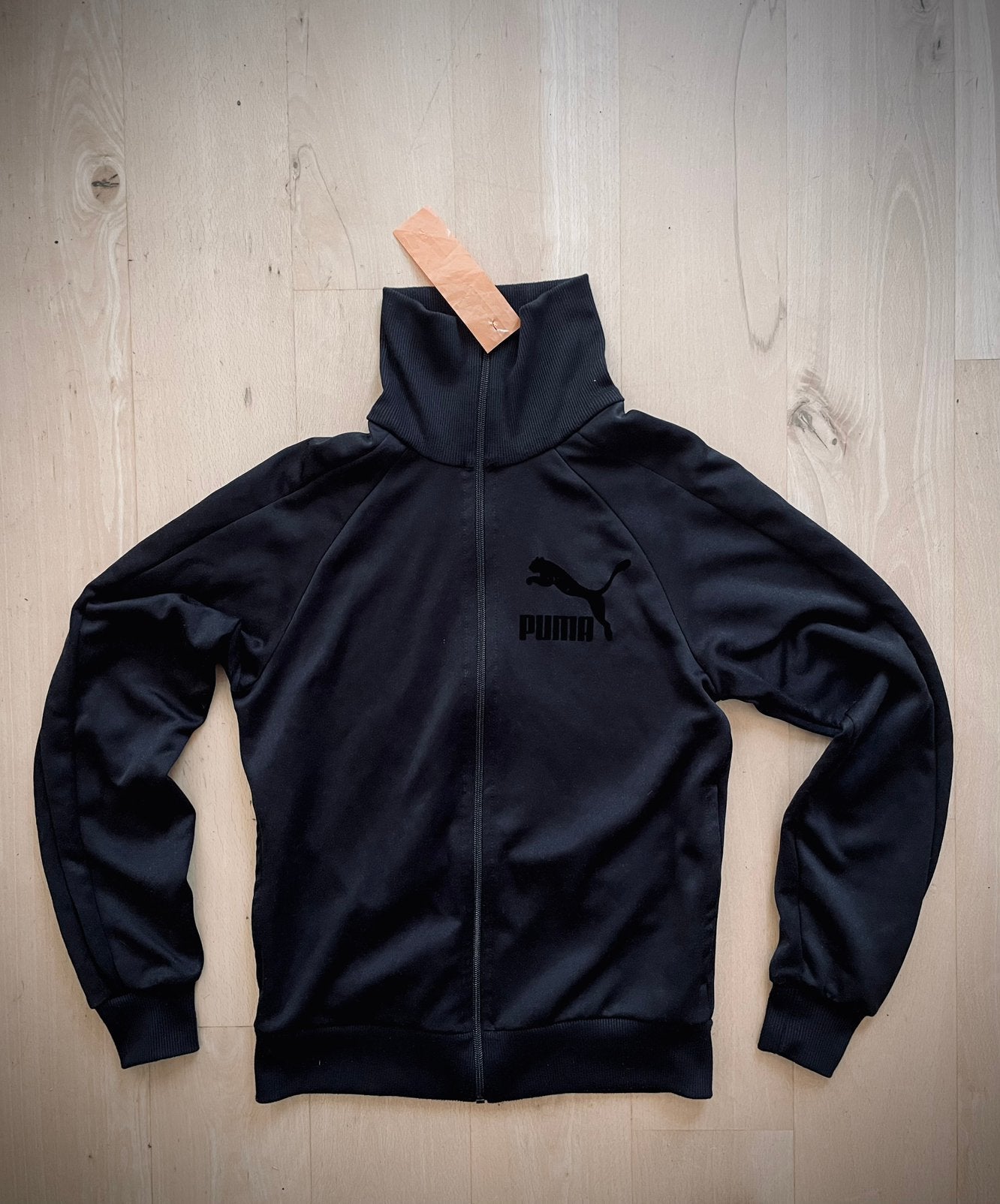 Puma retro sport trainings jasje zwart + zwart logo 44/46, Zwart, Ophalen of Verzenden, Zo goed als nieuw, Maat 42/44 (L)