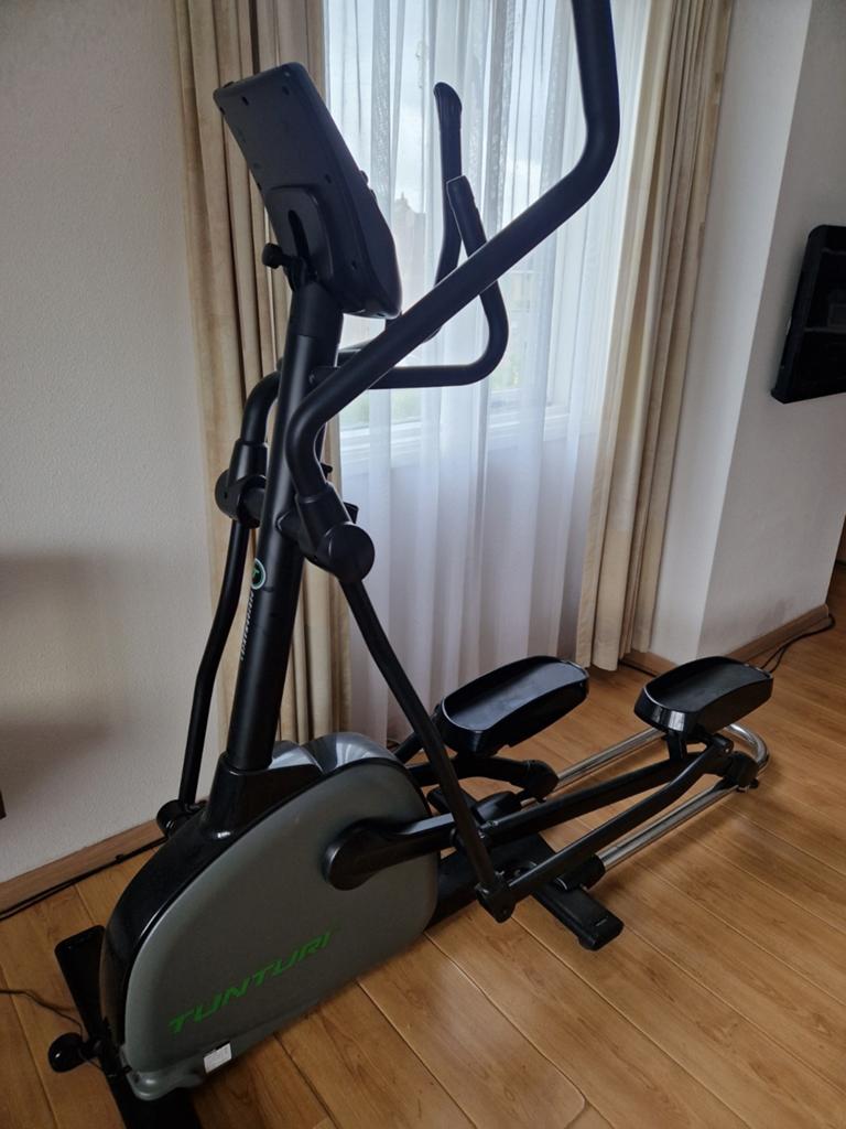 Tunturi C55 Crosstrainer - zeer weinig gebruikt!, Ophalen, Benen, Zo goed als nieuw, Crosstrainer