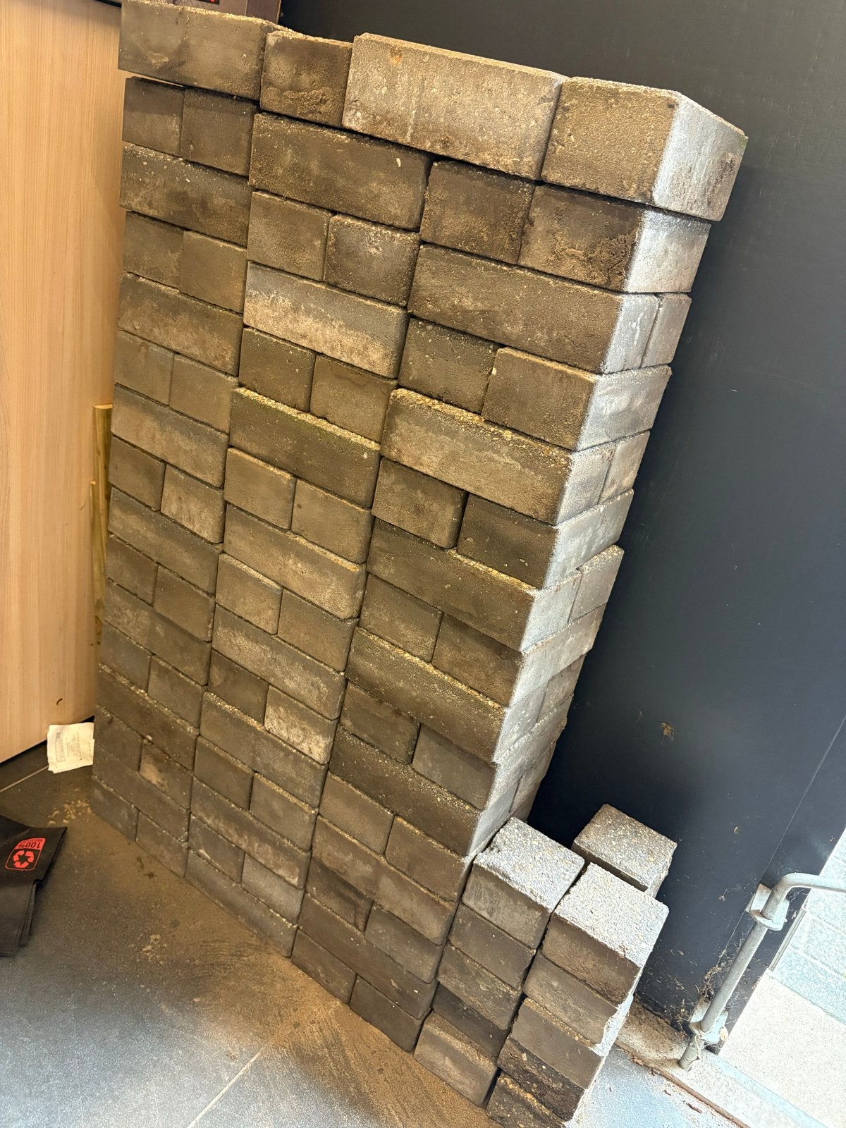 Klinkers 7cm dik, 96 stuks (ca. 2.4m2), Tuin en Terras, Ophalen, Gebruikt, Klinkers, Minder dan 5 m²