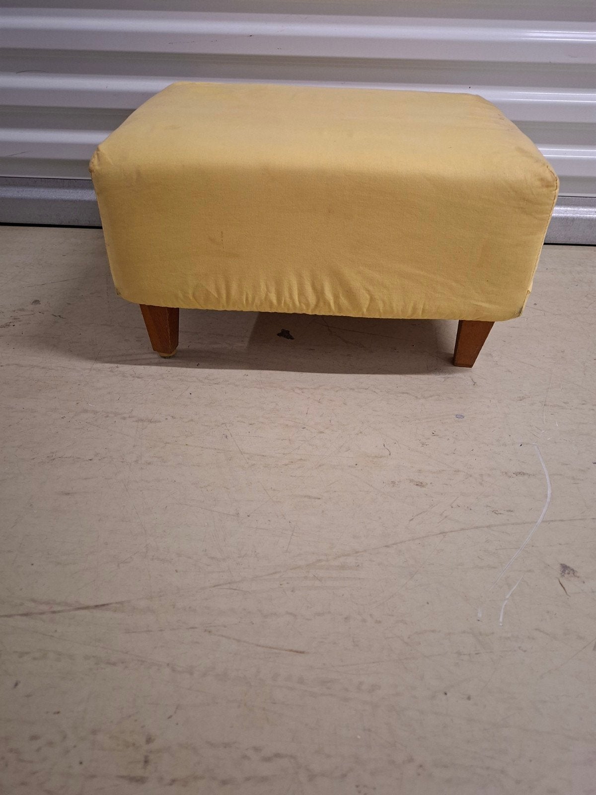 voetenbankje/poefje om op te knappen 38x48x25, Ophalen, Minder dan 50 cm, Gebruikt, Minder dan 50 cm