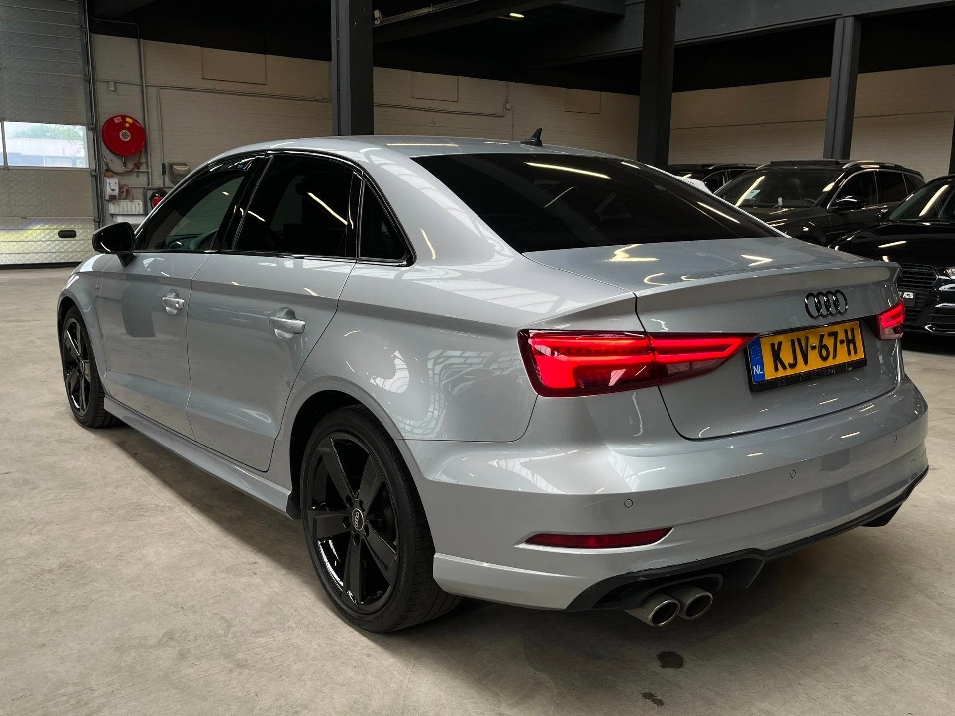 Audi A3 LIMOUSINE 35 TFSI CoD Sport S Line Edition Led/, Auto's, Audi, Stof, 150 pk, Bedrijf, Sedan