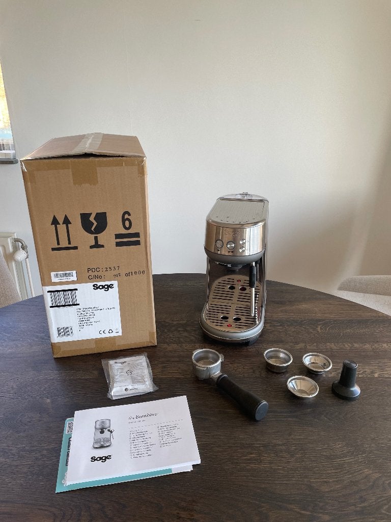 Sage Bambino espresso - drie maanden oud, Witgoed en Apparatuur, Koffiezetapparaten, Ophalen, Espresso apparaat, Koffiebonen, Zo goed als nieuw