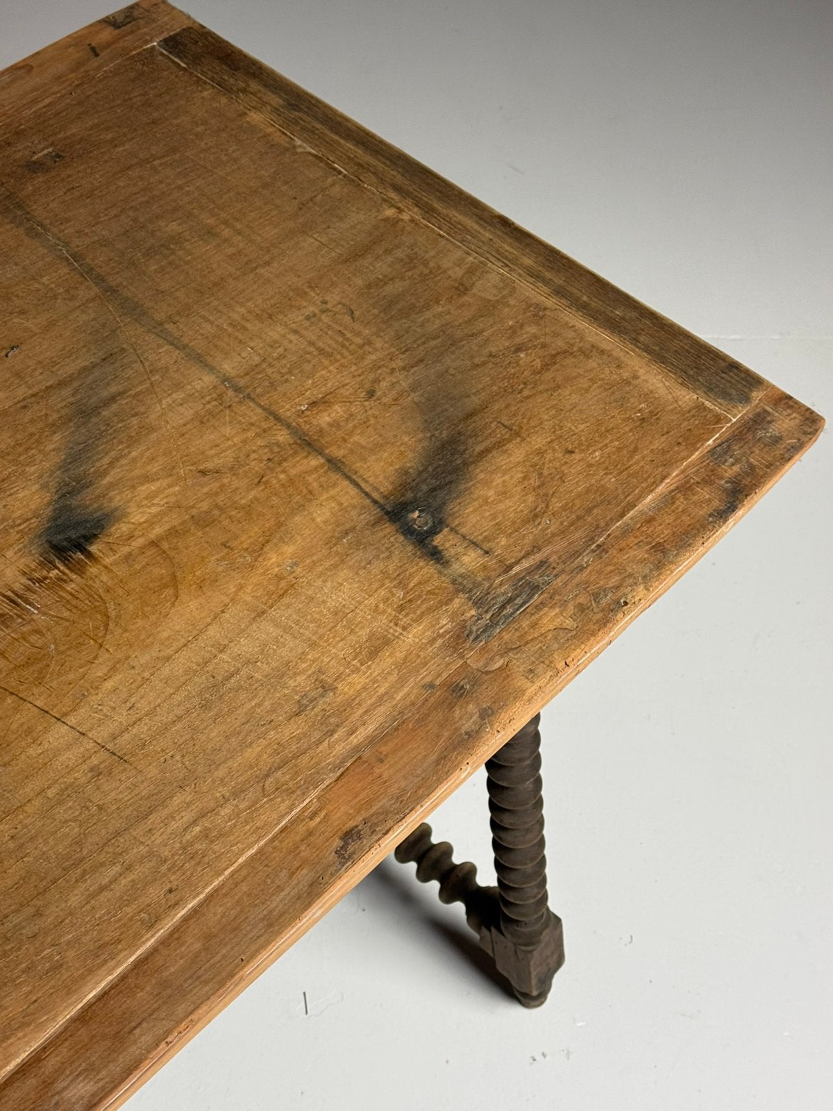 Spaanse tafel 20e eeuw, Ophalen