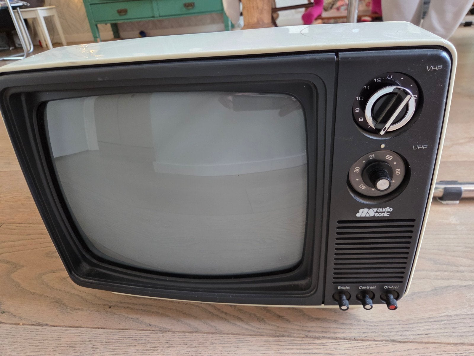 Vintage Audio Sonic draagbare televisie (model tc3190), Ophalen of Verzenden, Gebruikt, Minder dan 40 cm, Overige merken