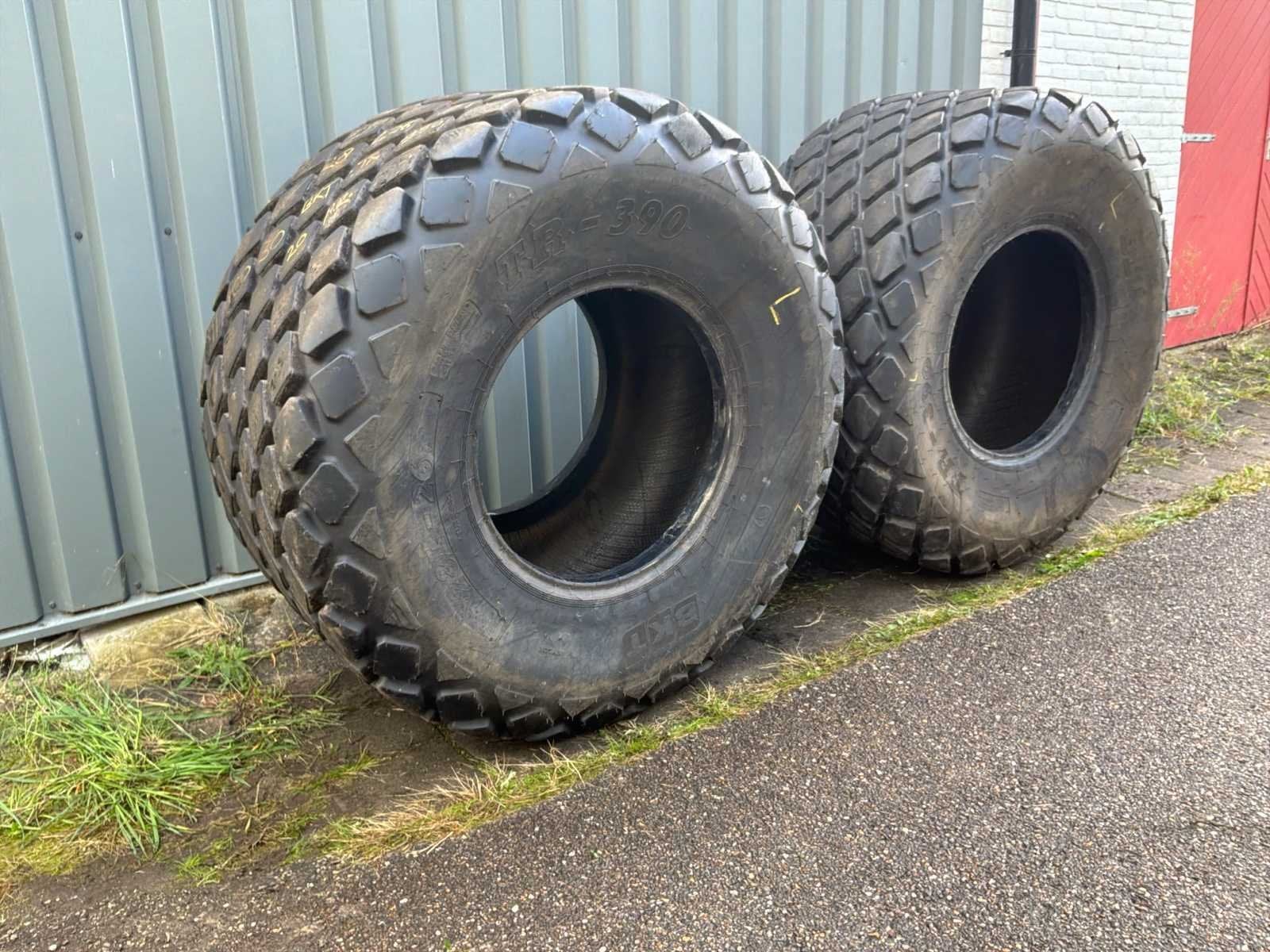 2024 BKT TR-390 set a 2 stuks Band,