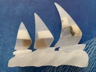 Volterra steenbeeld drie bootjes op een golf nieuw, Ophalen of Verzenden, Nieuw, Overige typen