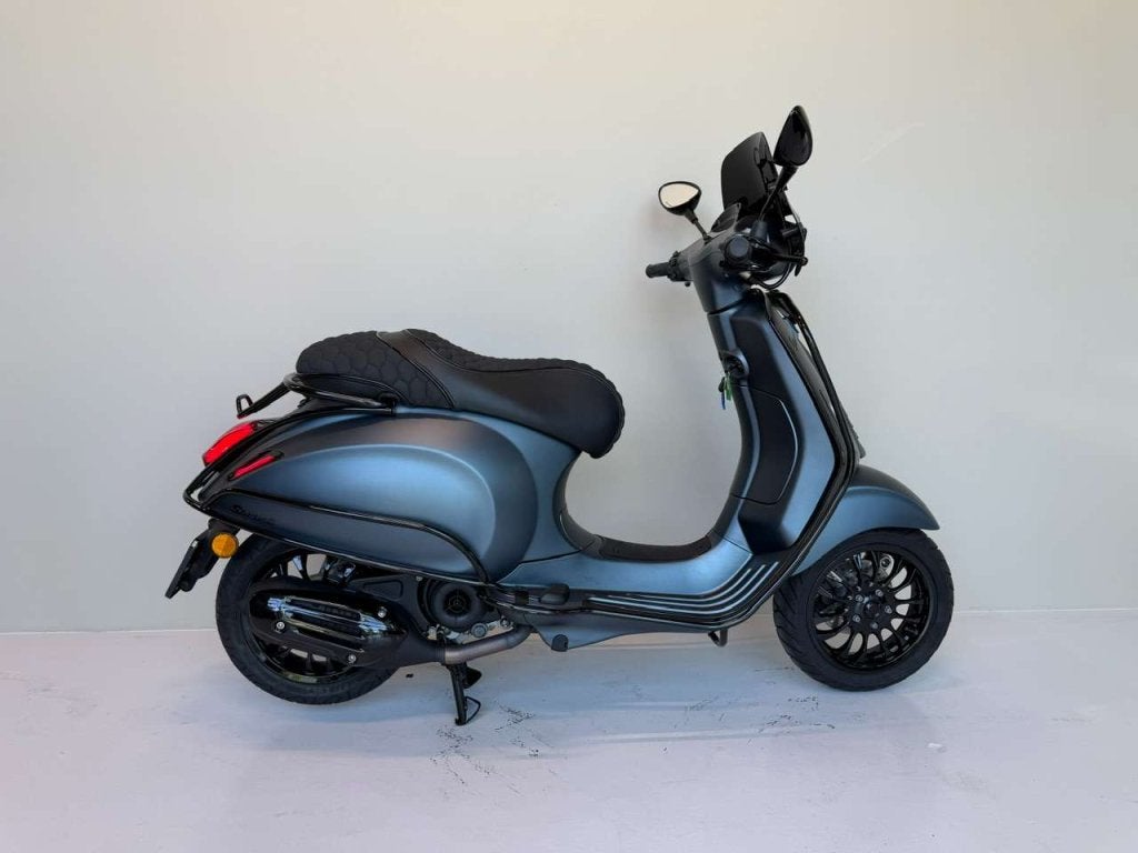 Vespa Sprint Brom 45 km/h, BWJ 2021, Opaco Carbon Blue, Fietsen en Brommers, Scooters | Vespa, Niet ingevuld, Gebruikt, Niet ingevuld