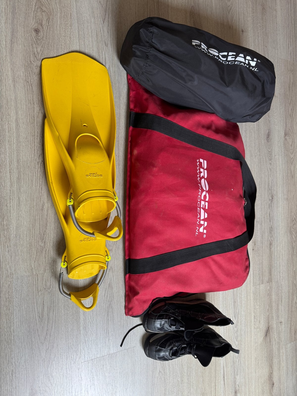 Procean Extreme Drysuit met onderpak en vinnen, Ophalen, Gebruikt, Duikpak