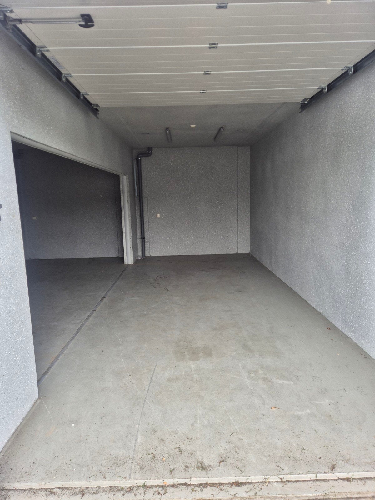 Dubbele garagebox te huur