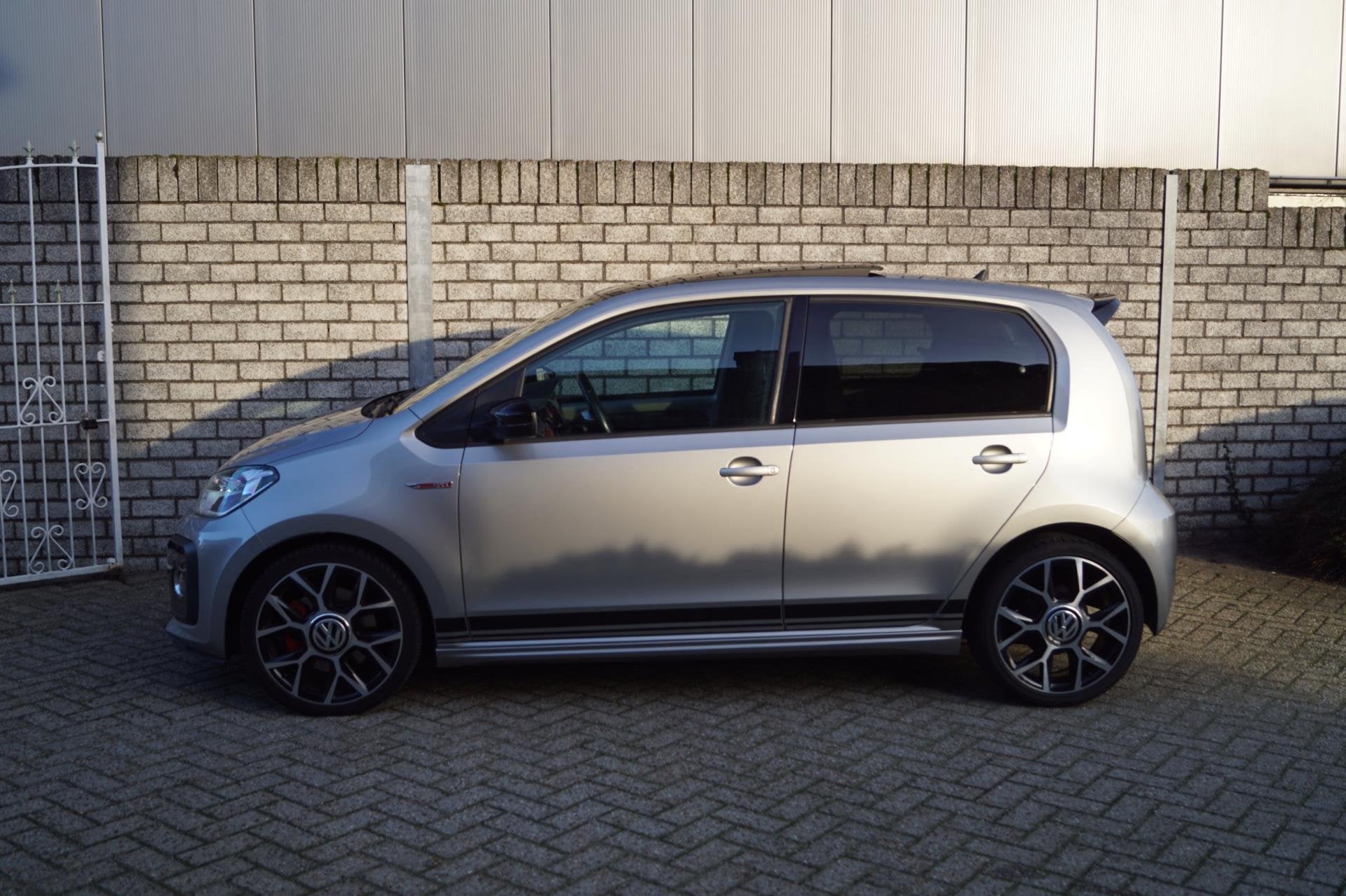 Volkswagen Up! 1.0 TSI GTI 5 Deurs 116PK Panodak Clima Stoev, Auto's, Volkswagen, 970 kg, Stof, Traction-control, 4 stoelen