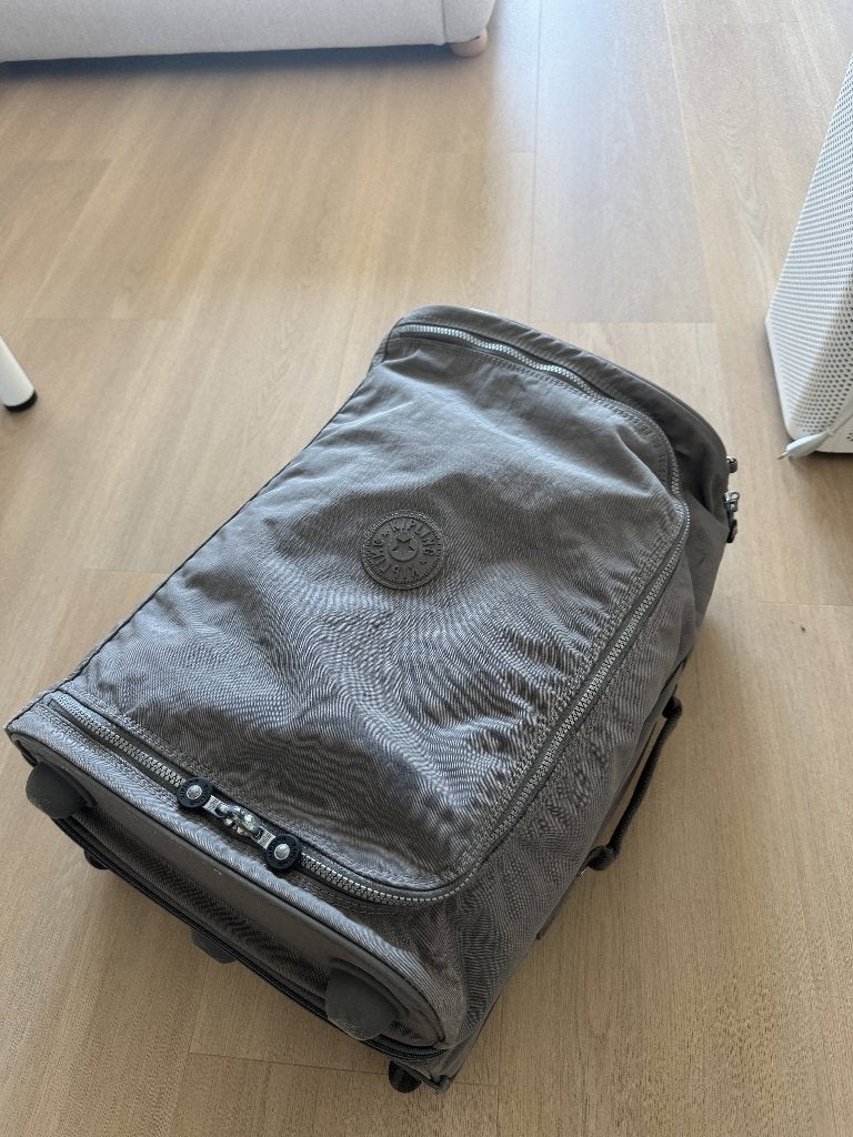 Kipling carry-on luggage with 2 wheels, Sieraden, Tassen en Uiterlijk, Koffers, Ophalen, Wieltjes, Gebruikt, 50 tot 60 cm