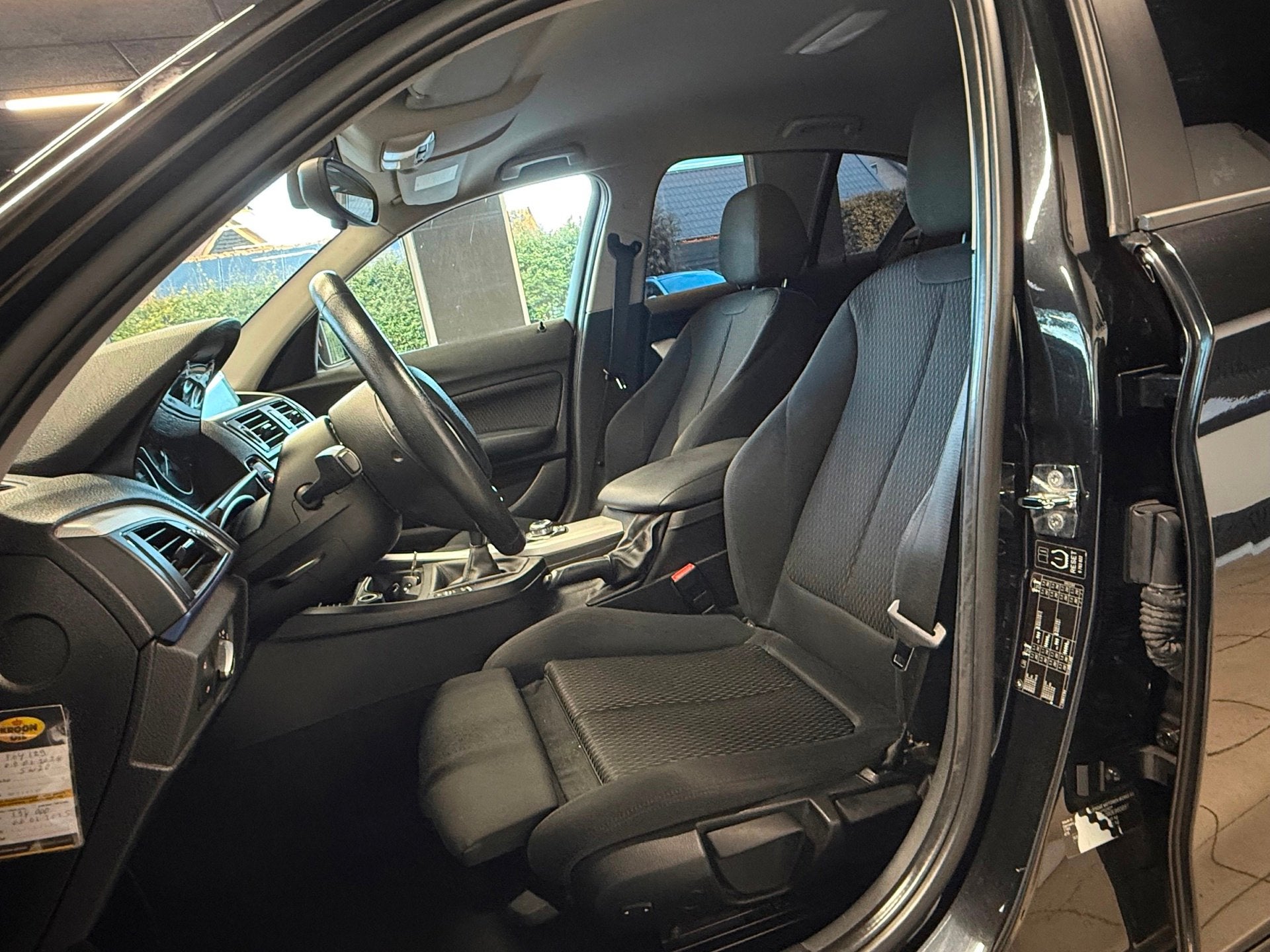 Foto 11 van BMW 1-serie 116D Business 2012 Zwart AIRCO|NAVI|XENON|NAP!