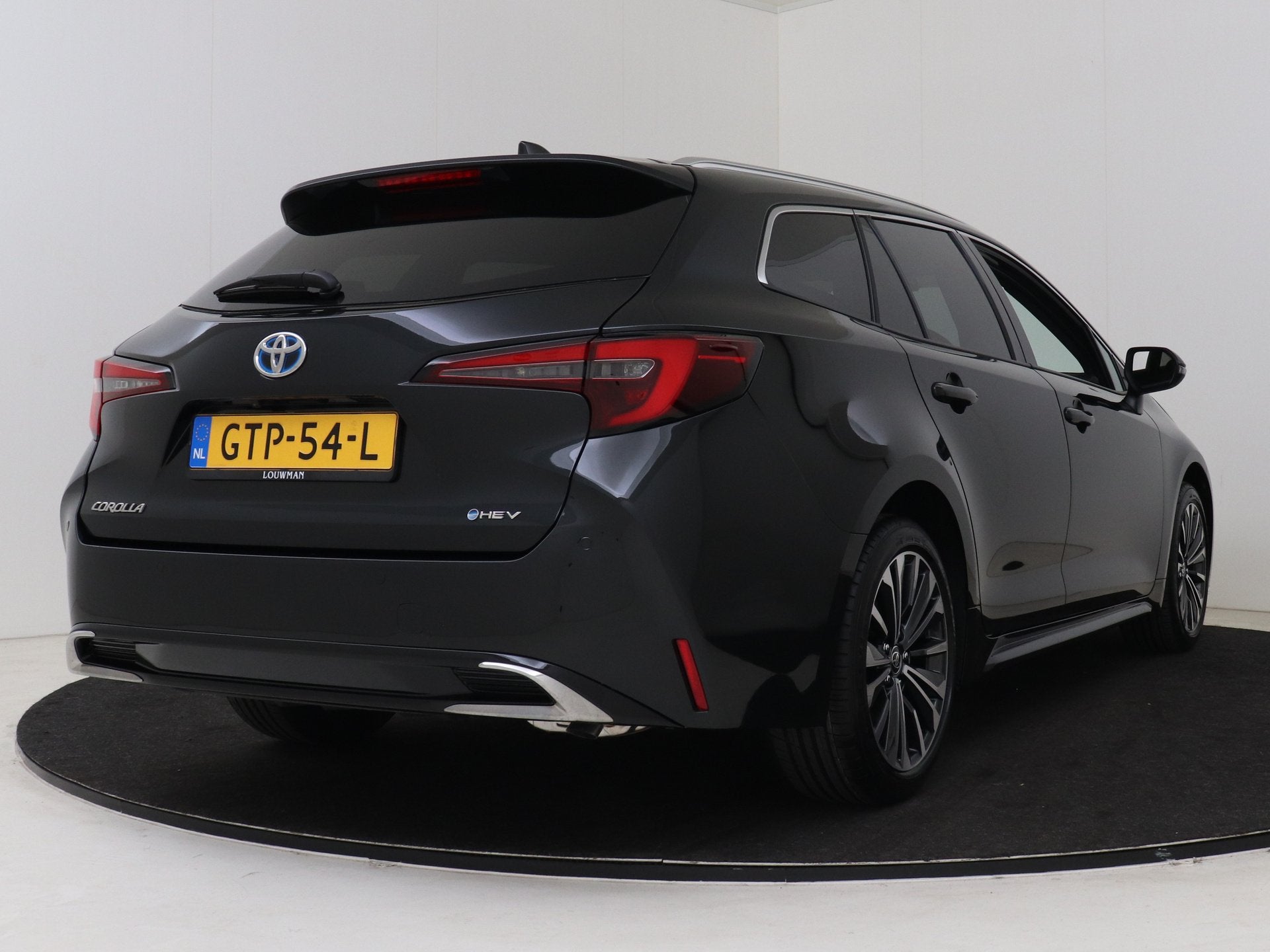 Toyota Corolla Touring Sports Hybrid 140 Dynamic (bj 2025), Auto's, 12 maanden, 450 kg, 4 cilinders, Zwart