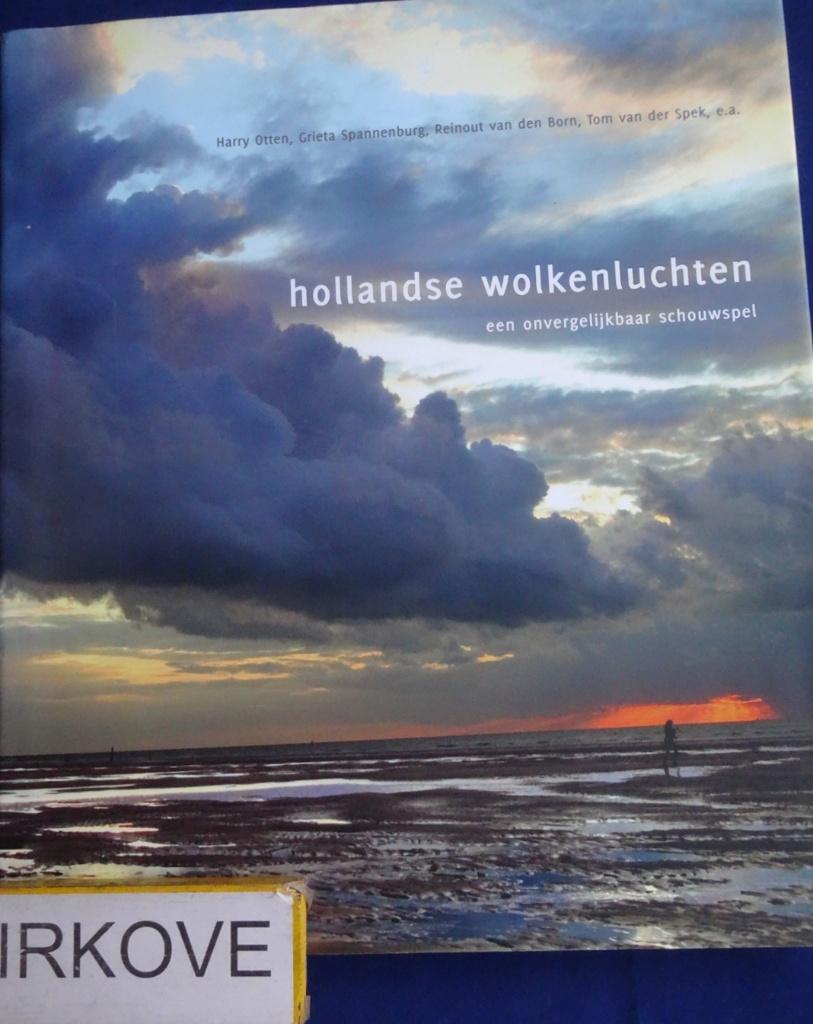 HOLLANDSE WOLKENLUCHTEN * Diverse Auteurs Fotograven *, Verzenden, Zo goed als nieuw, Natuur algemeen, Diverse Auteurs